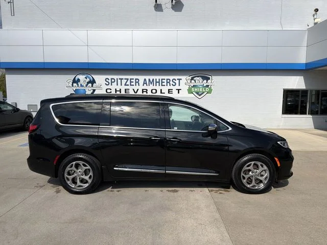 Used 2023 Black Chrysler Limited image 11