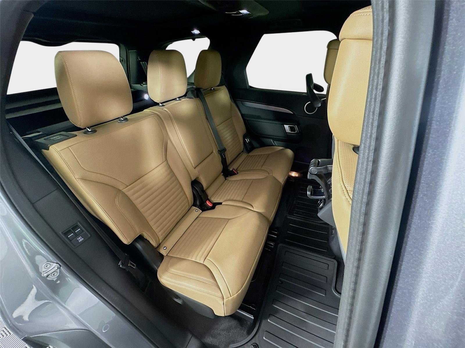 Used 2026 Gray Land Rover Dynamic SE image 29