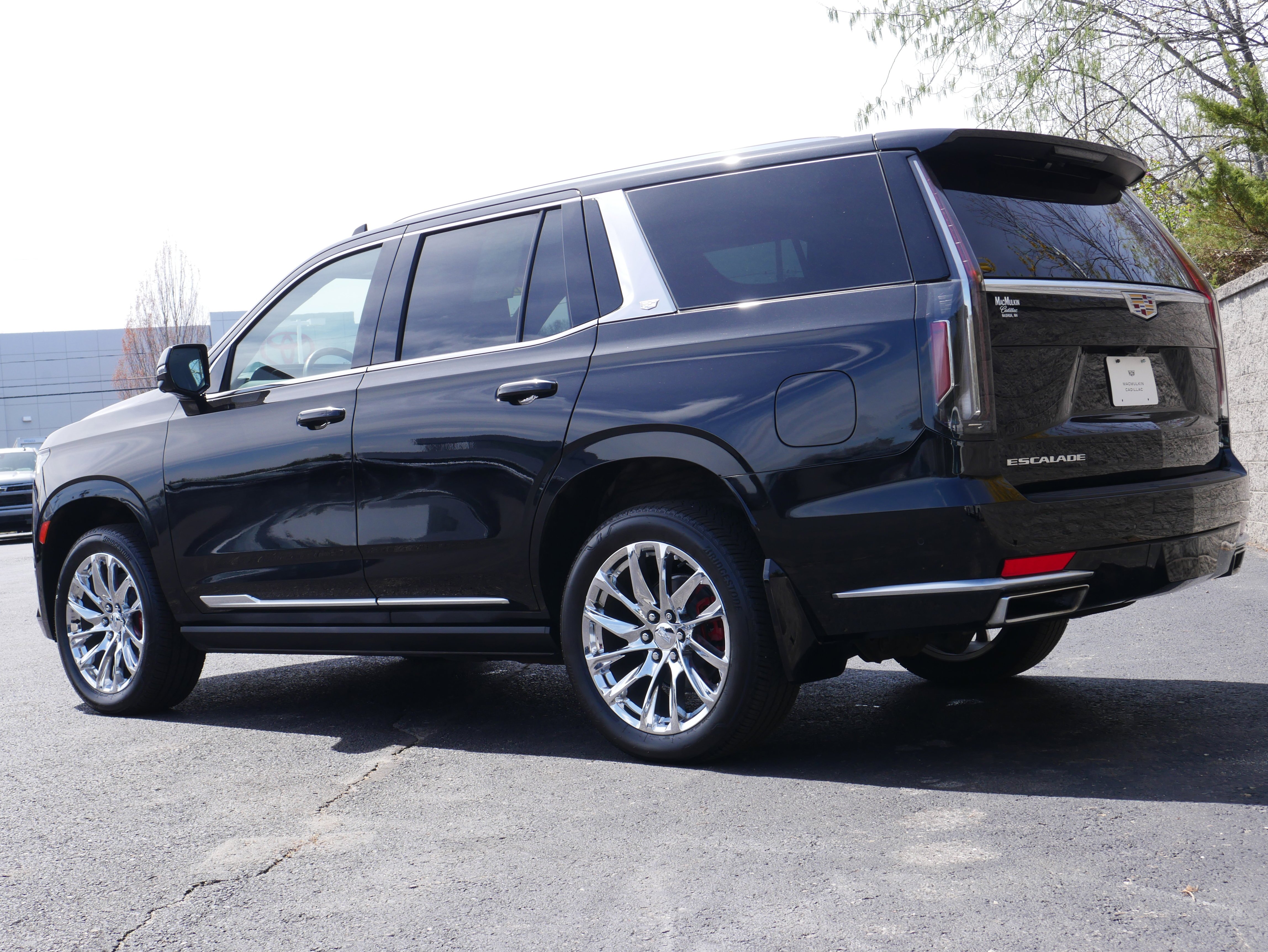 Used 2021 Black Raven Cadillac Premium Luxury Platinum image 4