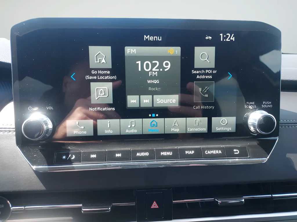 Used 2024  Mitsubishi SE image 17