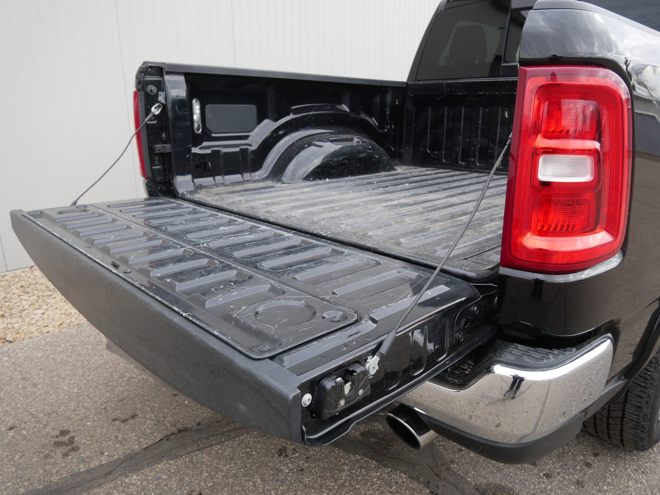 Certified Used 2025 Diamond Black Crystal Pearlcoat Ram Laramie image 12