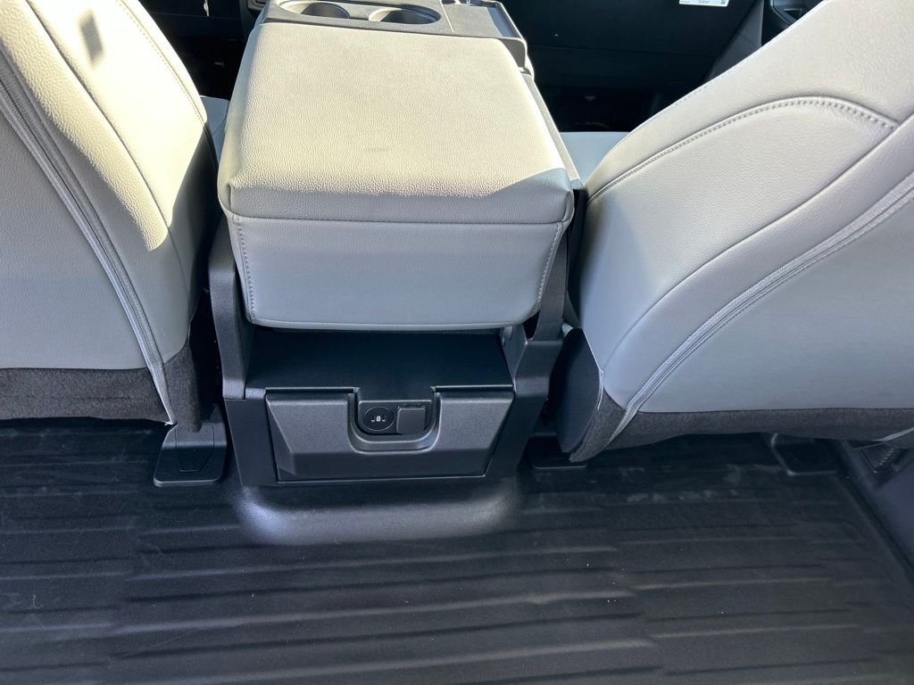New 2026 Oxford White Ford XL image 37
