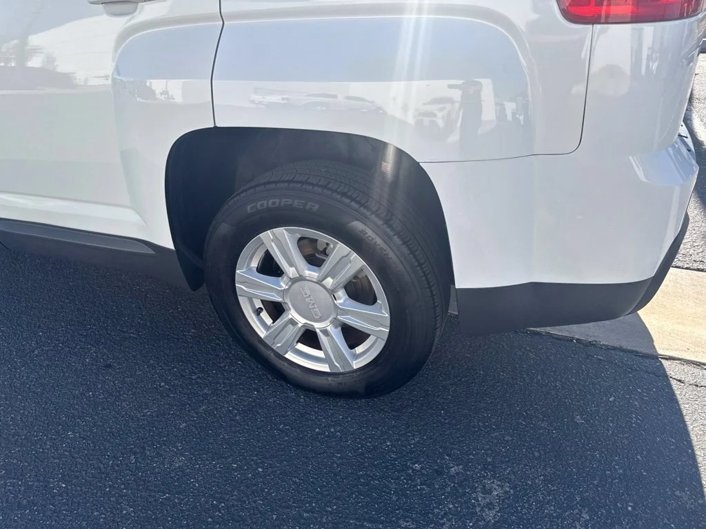 Used 2015 White GMC SLE-1 image 10