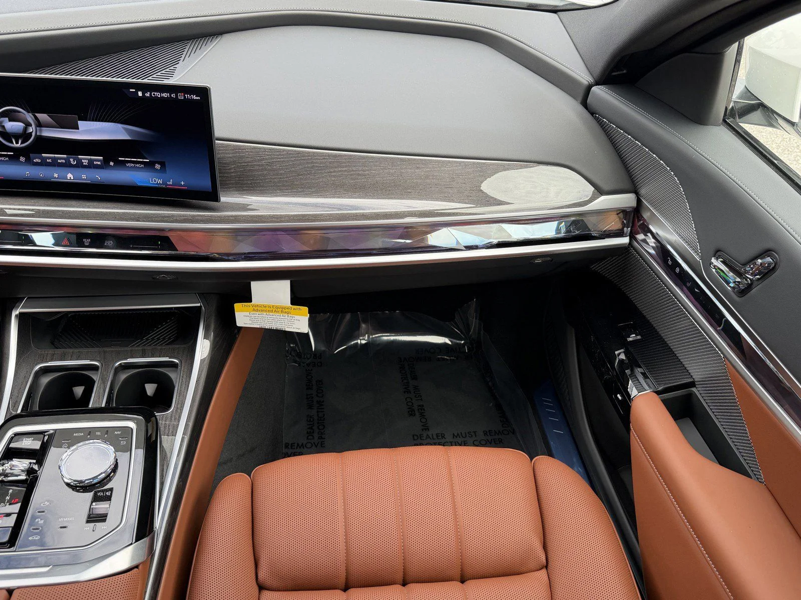 New 2026 Mineral White Metallic BMW 740i image 17