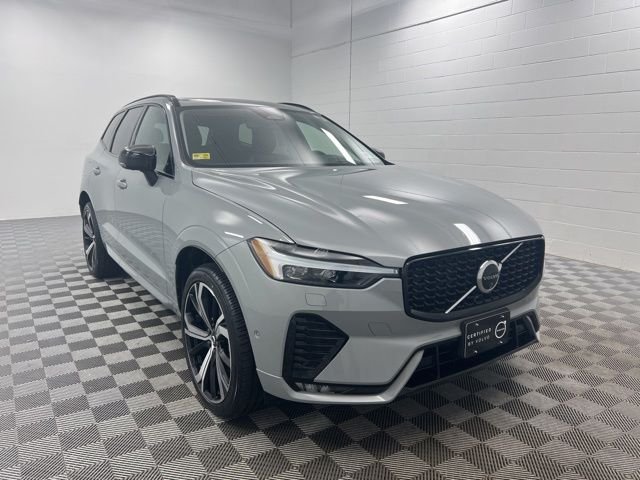 2024 Volvo XC60 B5 Ultimate Dark Theme AWD's photo