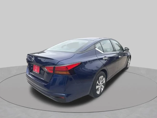 Used 2023 Blue Nissan 2.5 S image 10