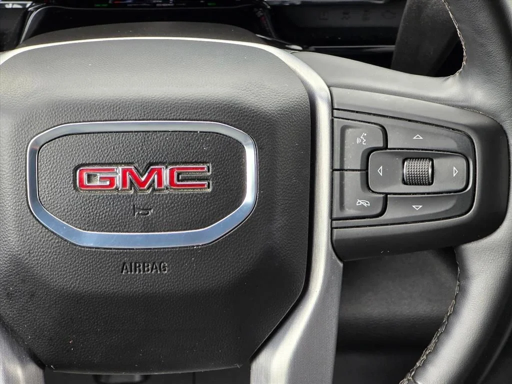 Used 2025 Black GMC SLT image 16