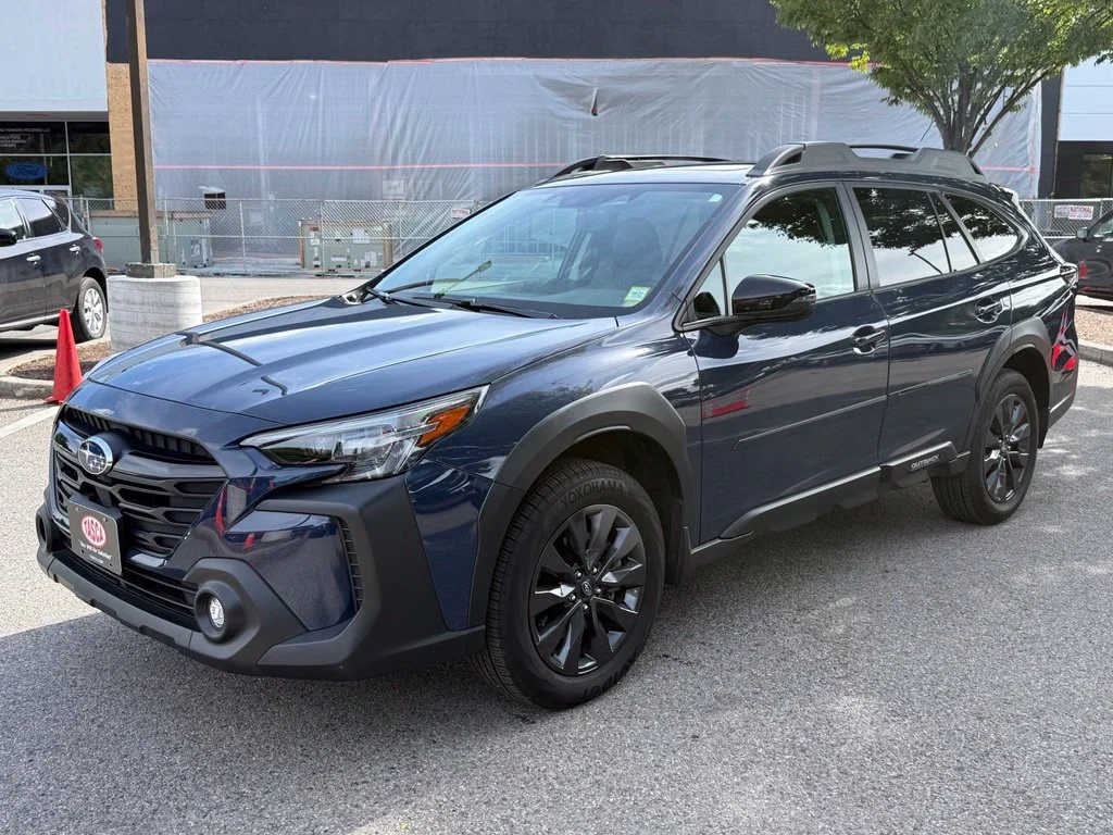 Used 2025 Cosmic Blue Pearl Subaru Onyx Edition image 3