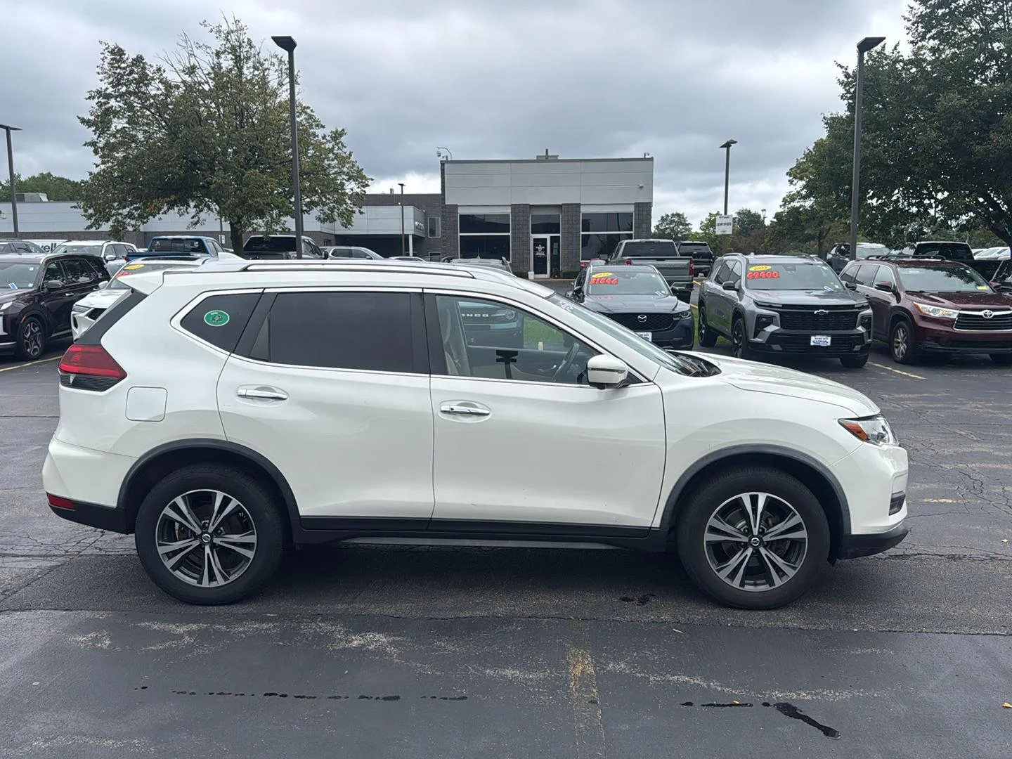 Used 2020 Pearl White Tricoat Nissan SV image 9