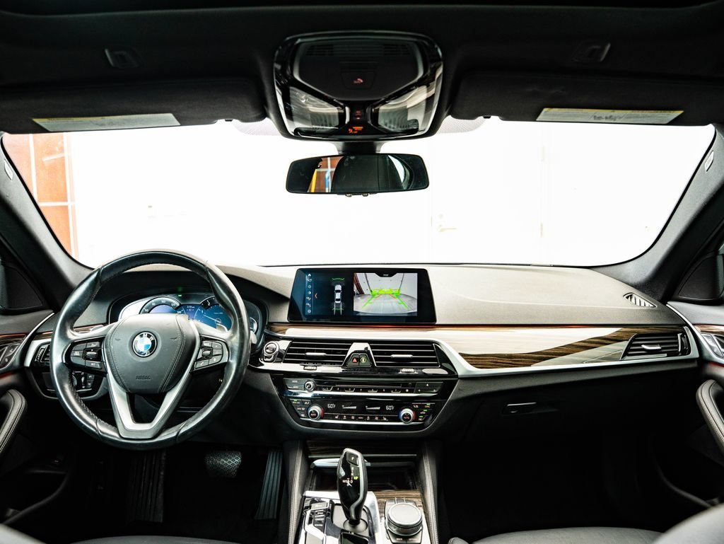 Used 2019 Black Sapphire Metallic BMW 540i image 32