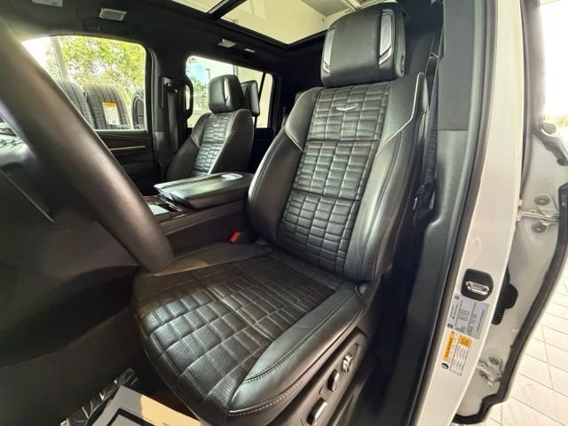Used 2023 White Cadillac Premium Luxury Platinum image 20