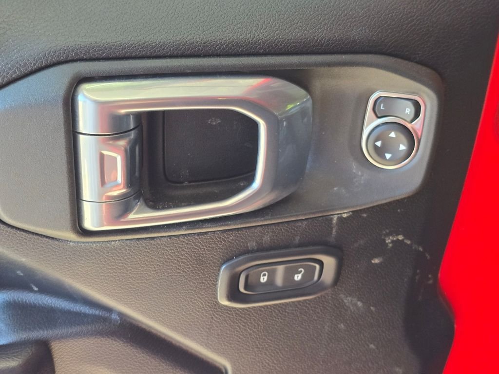 Used 2021 Red Jeep Rubicon image 15