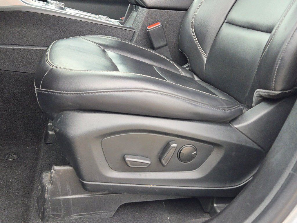 Used 2021 Silver Ford XLT image 23
