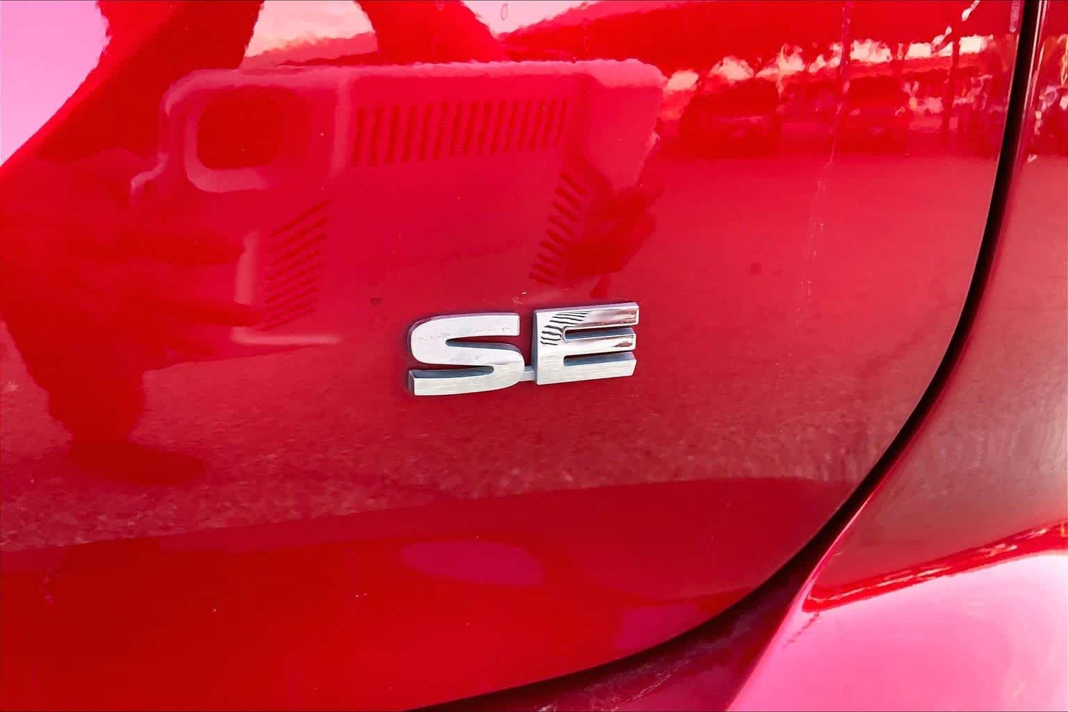 Used 2025 Red Diamond Mitsubishi SE image 9