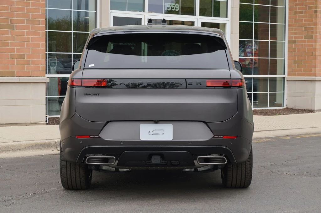 New 2026 Charente Grey Land Rover Dynamic SE image 5