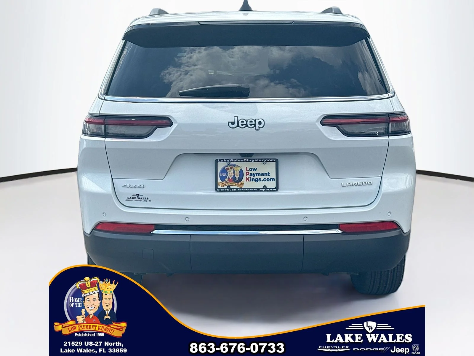 New 2026 Bright White Clear-Coat Exterior Paint Jeep Laredo X image 5
