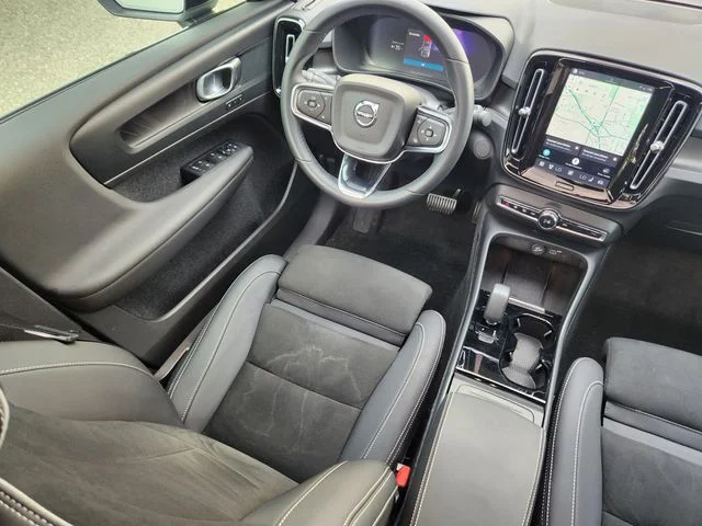 Used 2023 White Volvo Twin Plus image 11