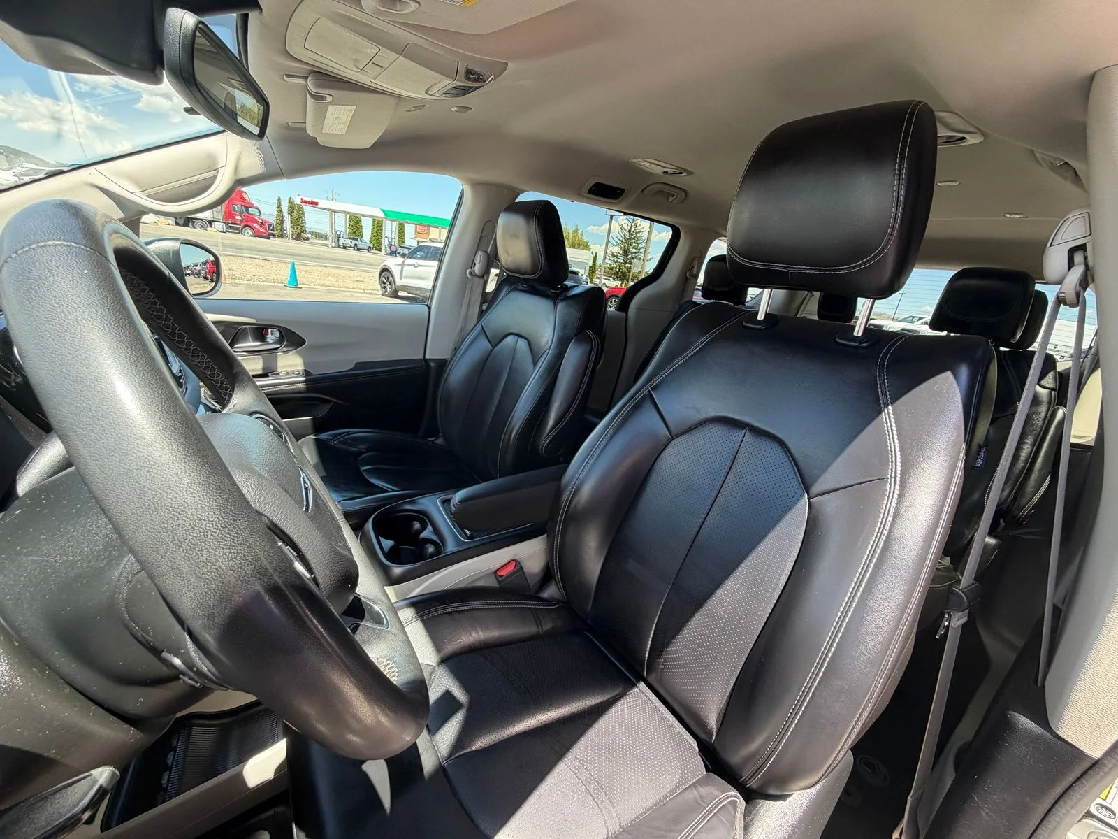 Used 2023 Black Chrysler Touring L image 12