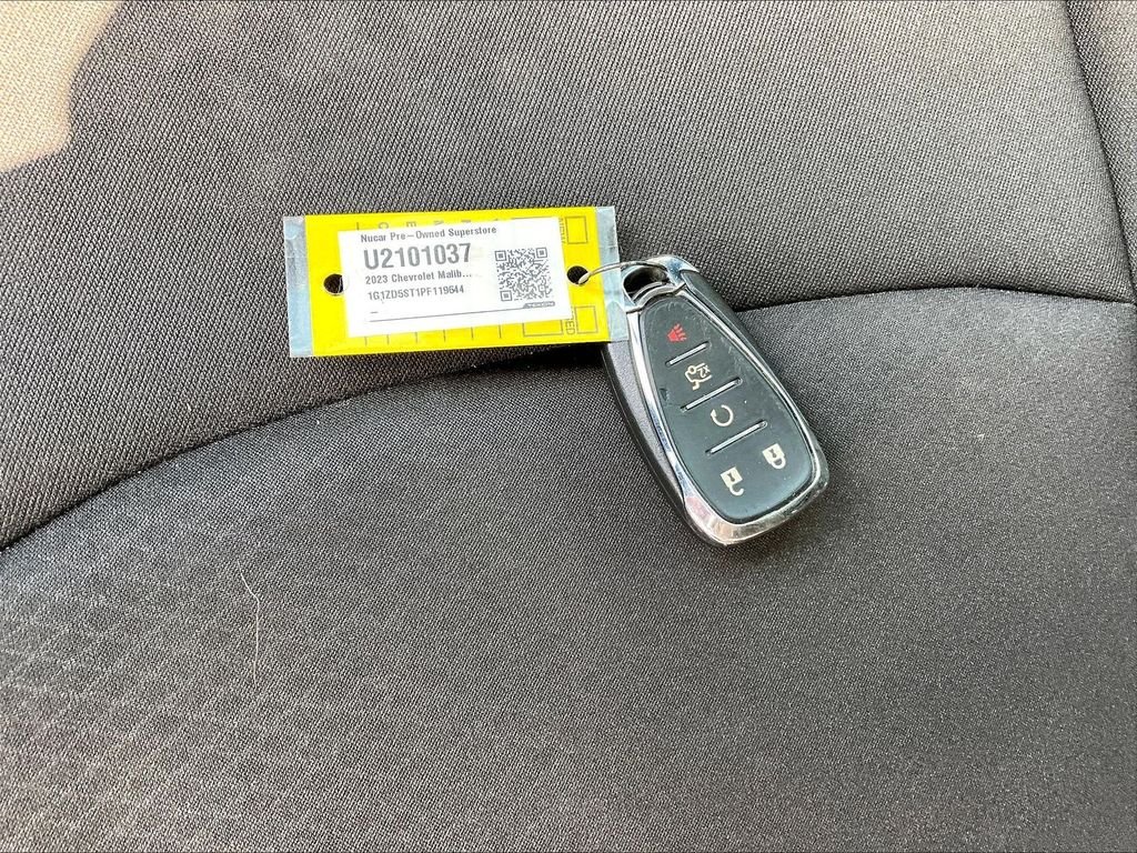 Used 2023 Mineral Gray Metallic Chevrolet LT image 28