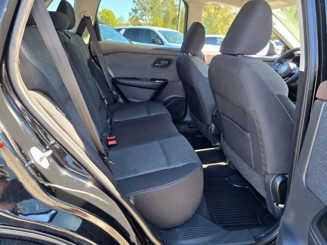 Used 2021 Black Nissan S image 19