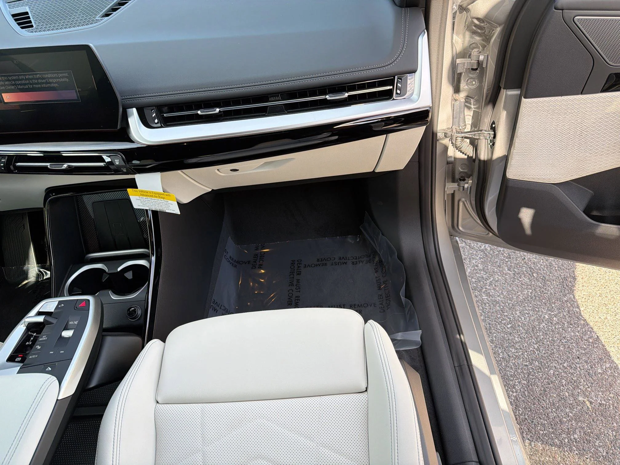 New 2026 Space Silver Metallic BMW xDrive28i image 18