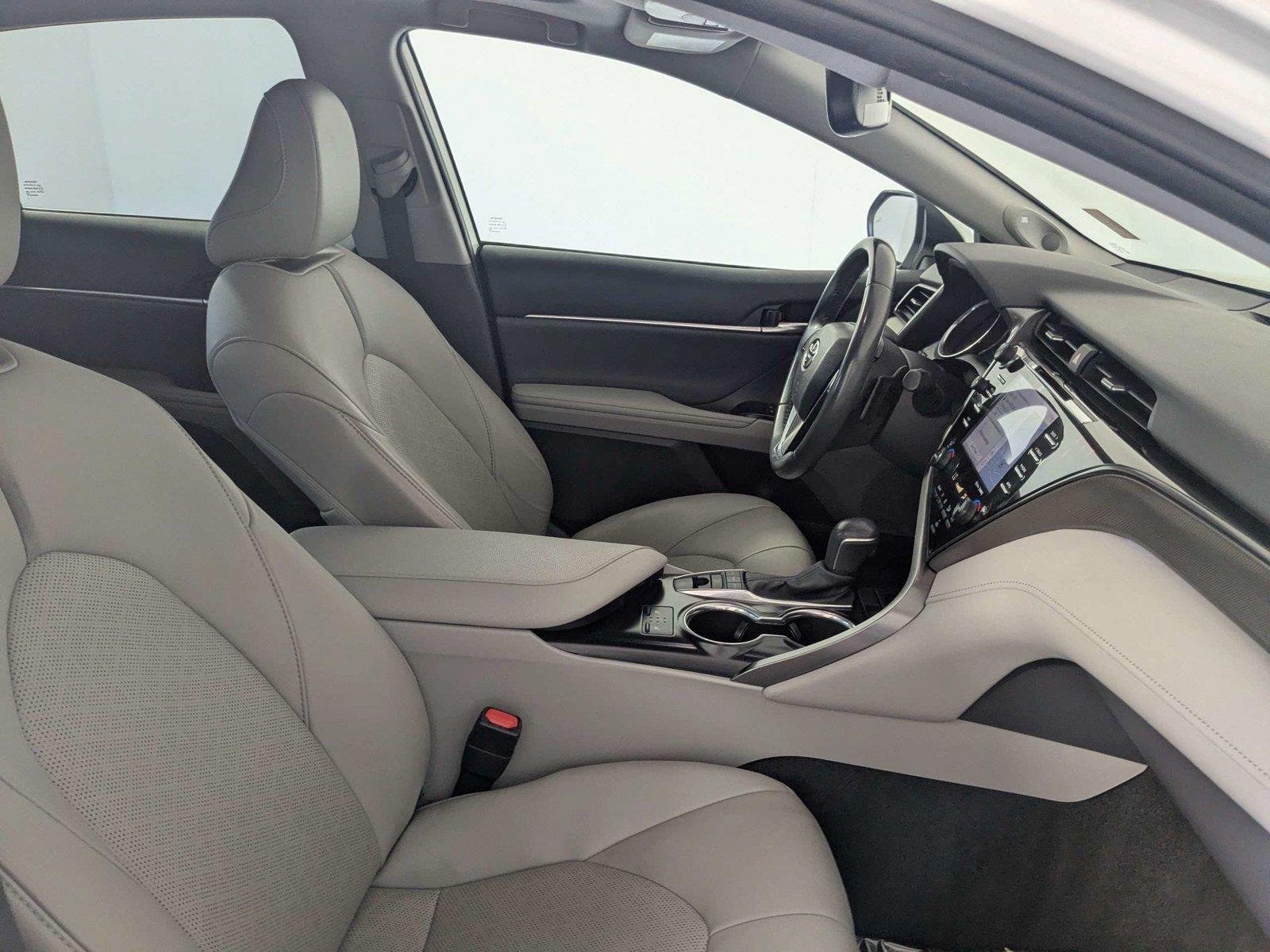 Certified Used 2020 Wind Chill Pearl Toyota XSE image 31