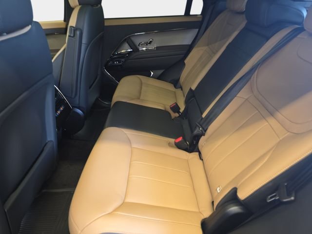 New 2026 British Racing Green Land Rover Dynamic SE image 11