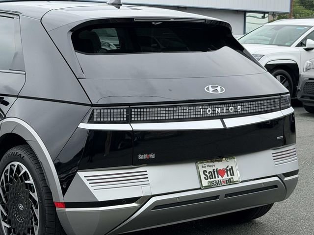 Used 2023 Black Hyundai Limited image 11