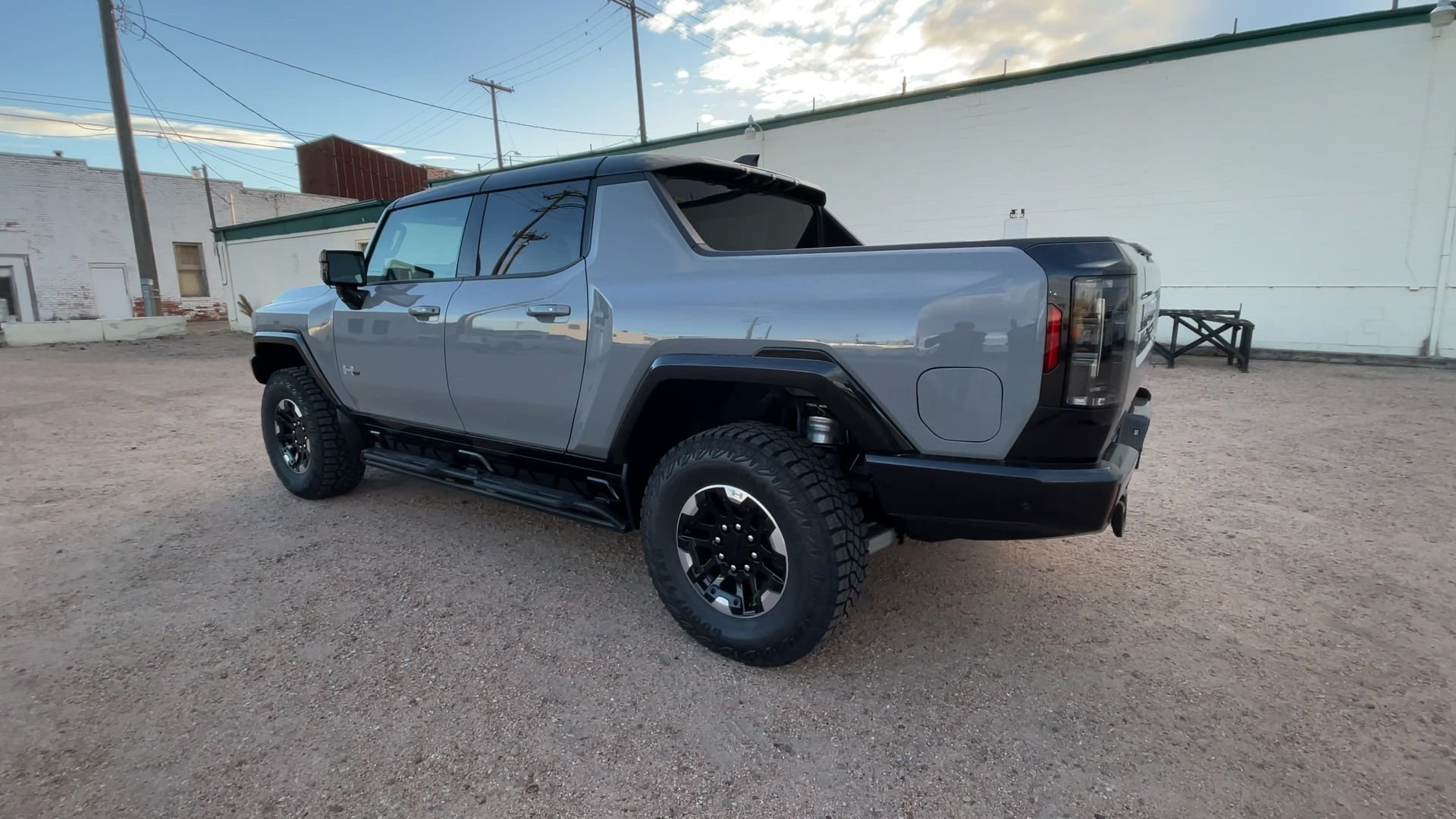 2025 GMC HUMMER EV 2X - Photo 34