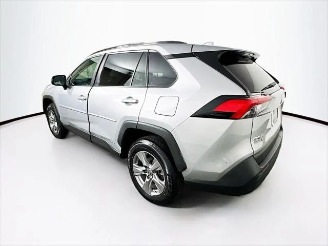 Certified Used 2022 SILVER SKY METALLIC Toyota  image 5