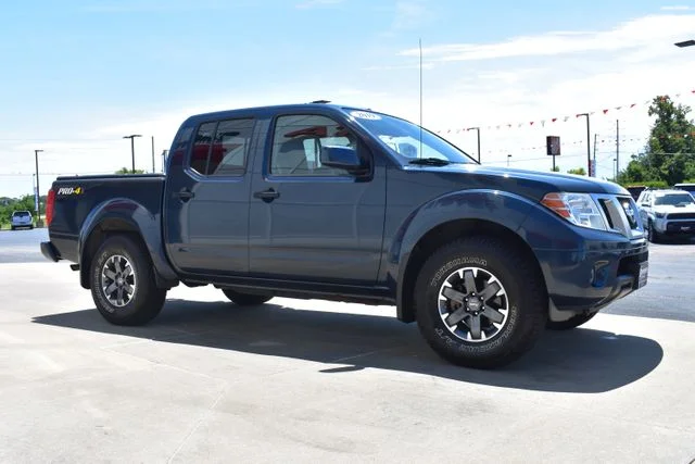 Used 2019 Blue Nissan PRO-4X image 4