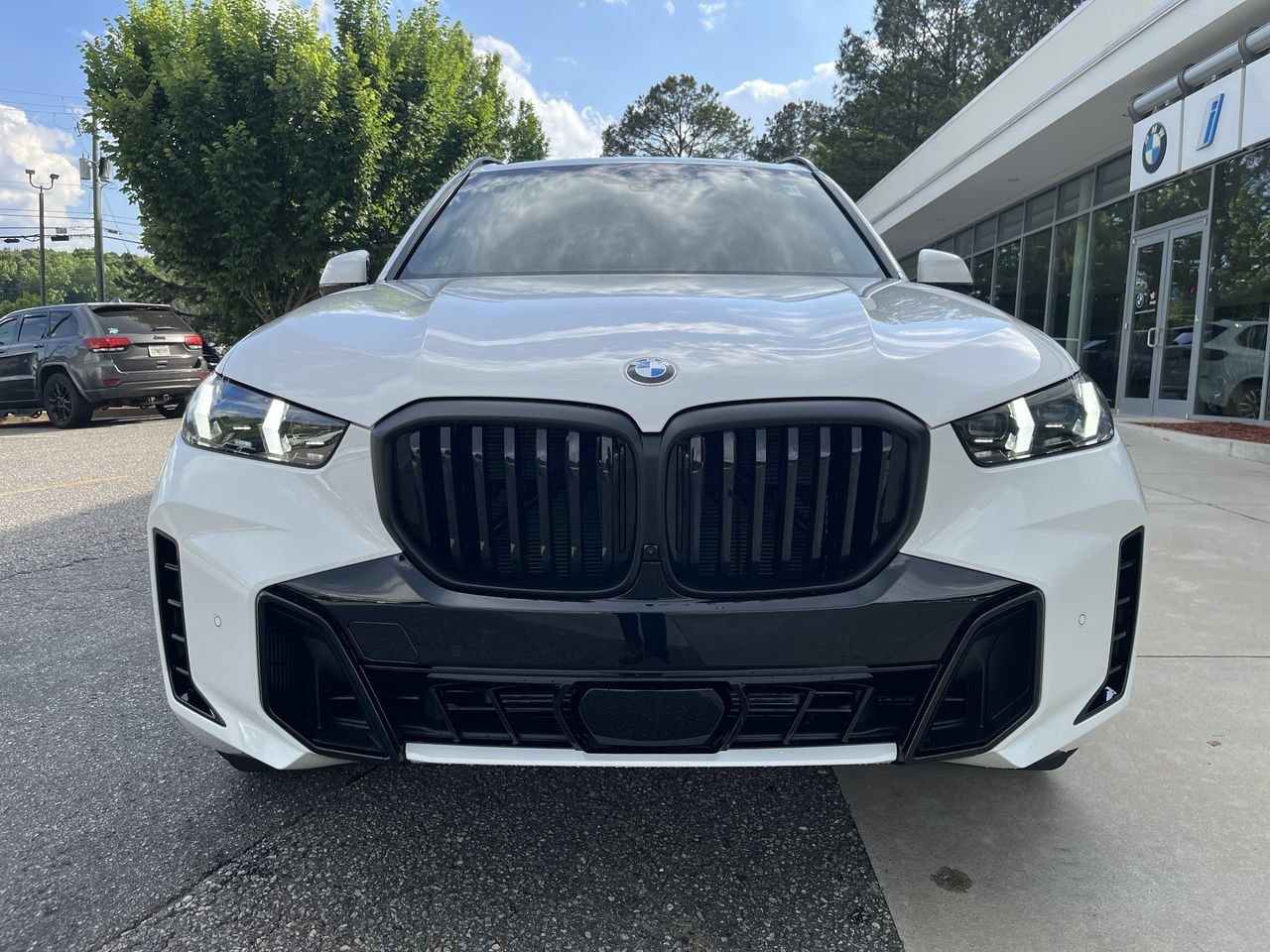 Used 2026 Alpine White BMW xDrive40i image 3