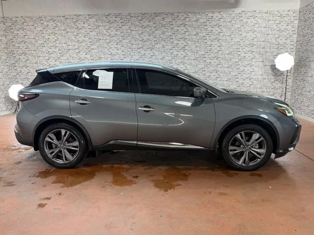 Used 2020 Gray Nissan Platinum image 6