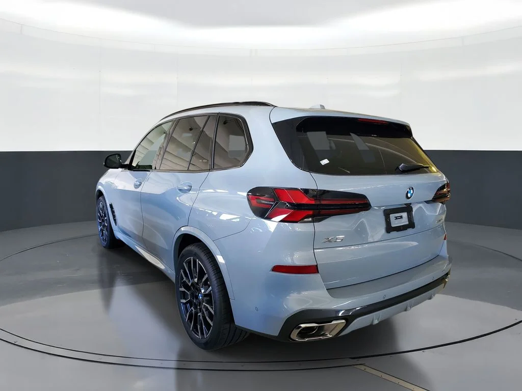 Used 2026 Gray BMW sDrive40i image 4