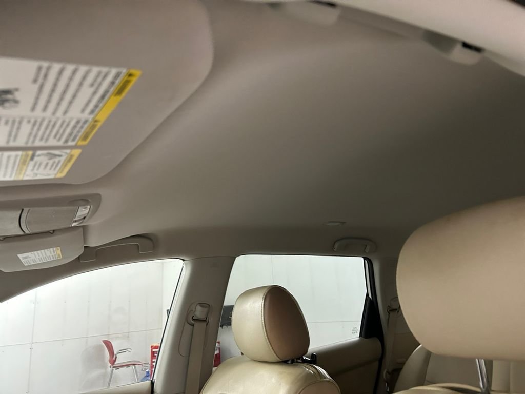 Used 2017 White Nissan S image 25