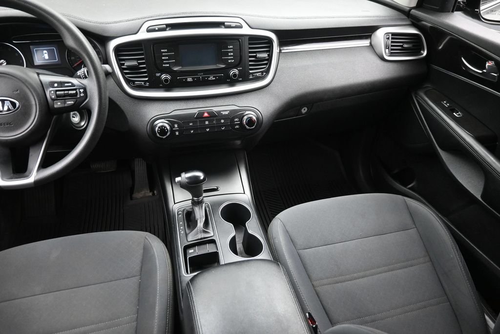 Used 2016 Silver Kia LX image 15