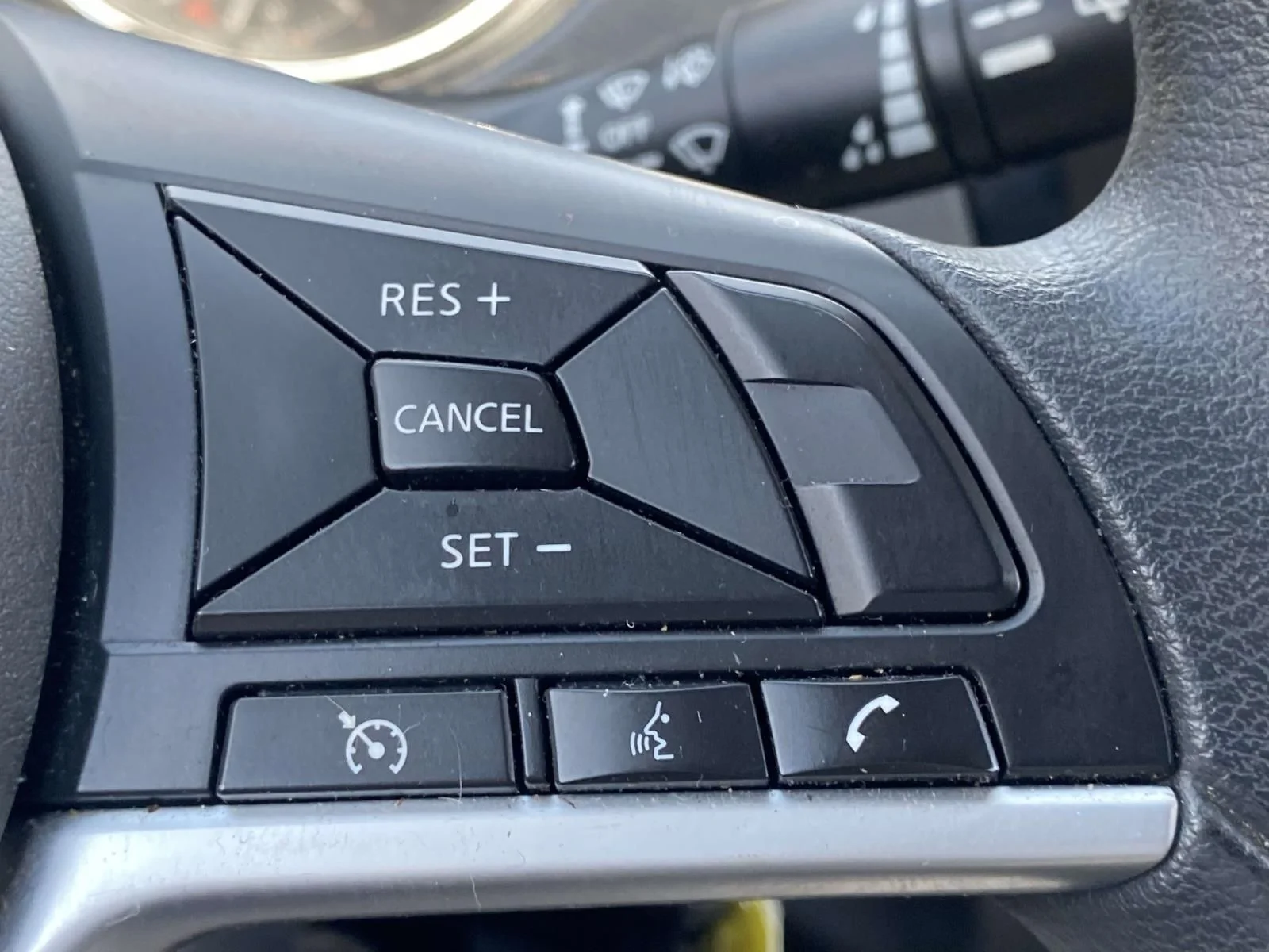 Used 2021 Silver Nissan S image 23