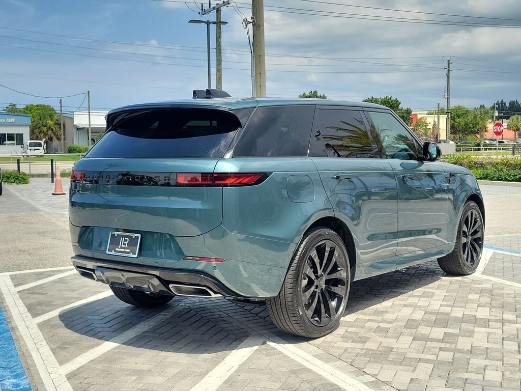 New 2026 Giola Green LAND ROVER Dynamic SE image 5