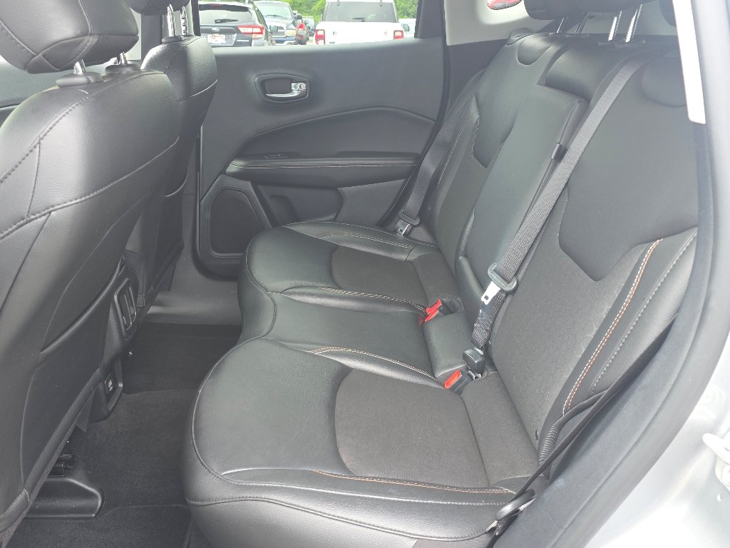 Used 2021 Billet Silver Metallic Clear Coat Jeep Latitude image 28