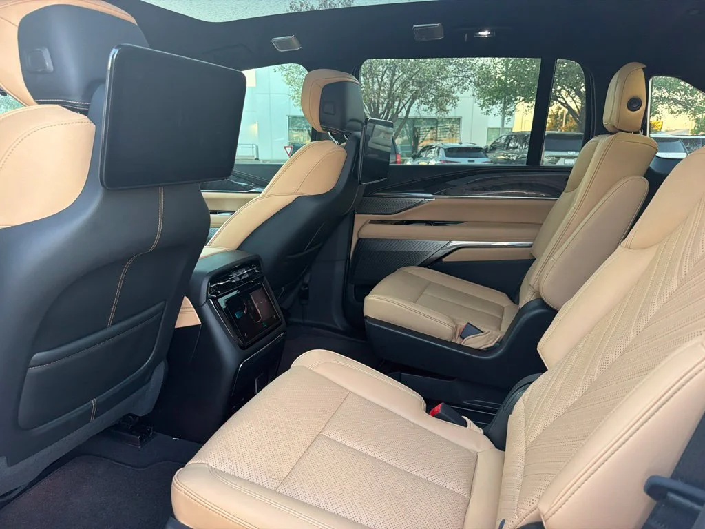 Used 2025 White Cadillac Sport 2 image 7