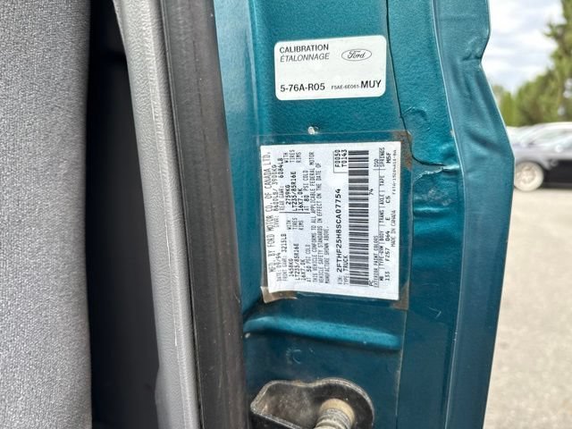 Used 1995 Green Ford XL image 15