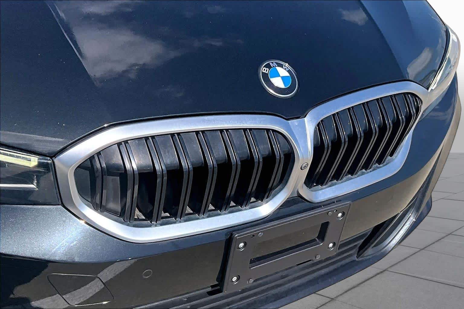 Used 2023 Black Sapphire Metallic BMW 330i image 29