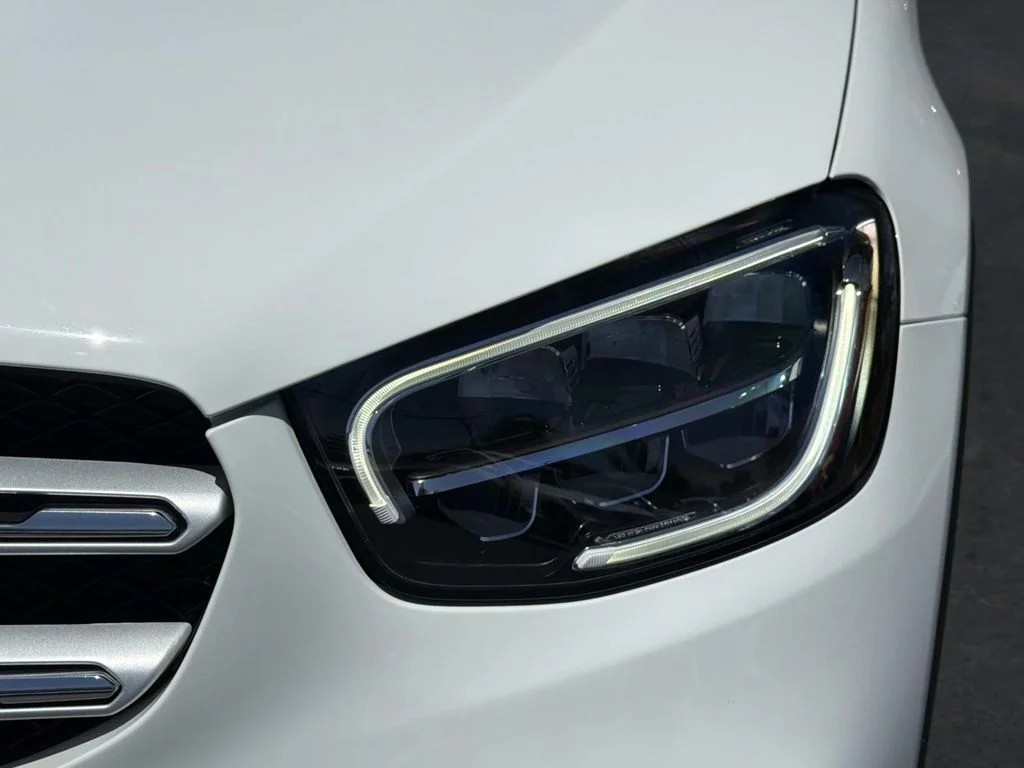 Used 2022 White Mercedes-Benz GLC 300 image 24