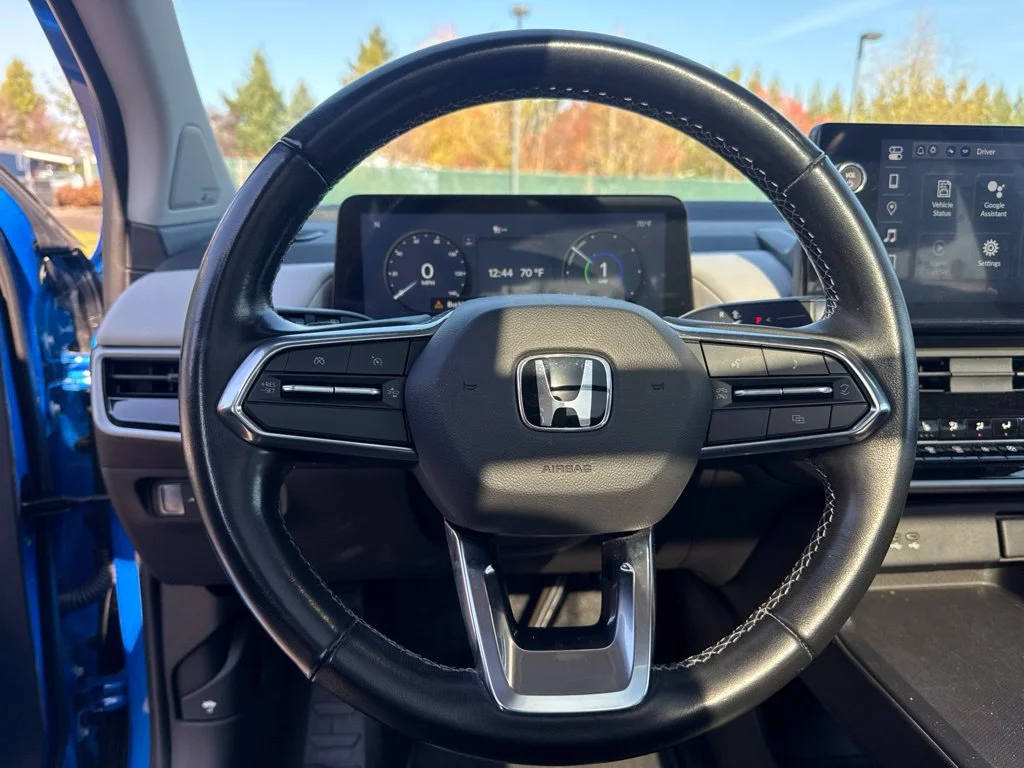 Used 2024 Pacific Blue Metallic Honda Touring image 10