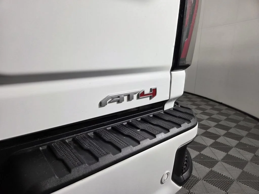 Used 2025 Summit White GMC AT4 image 27
