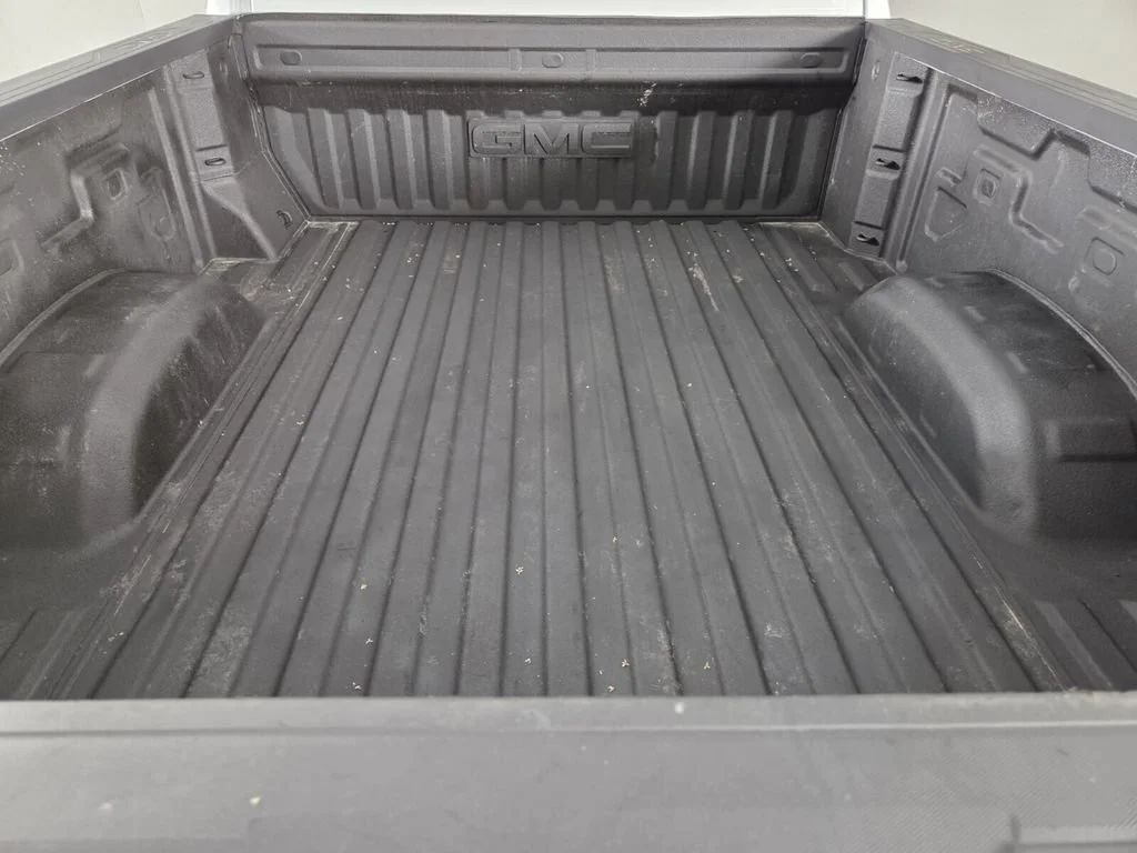 Used 2025 Summit White GMC AT4 image 26