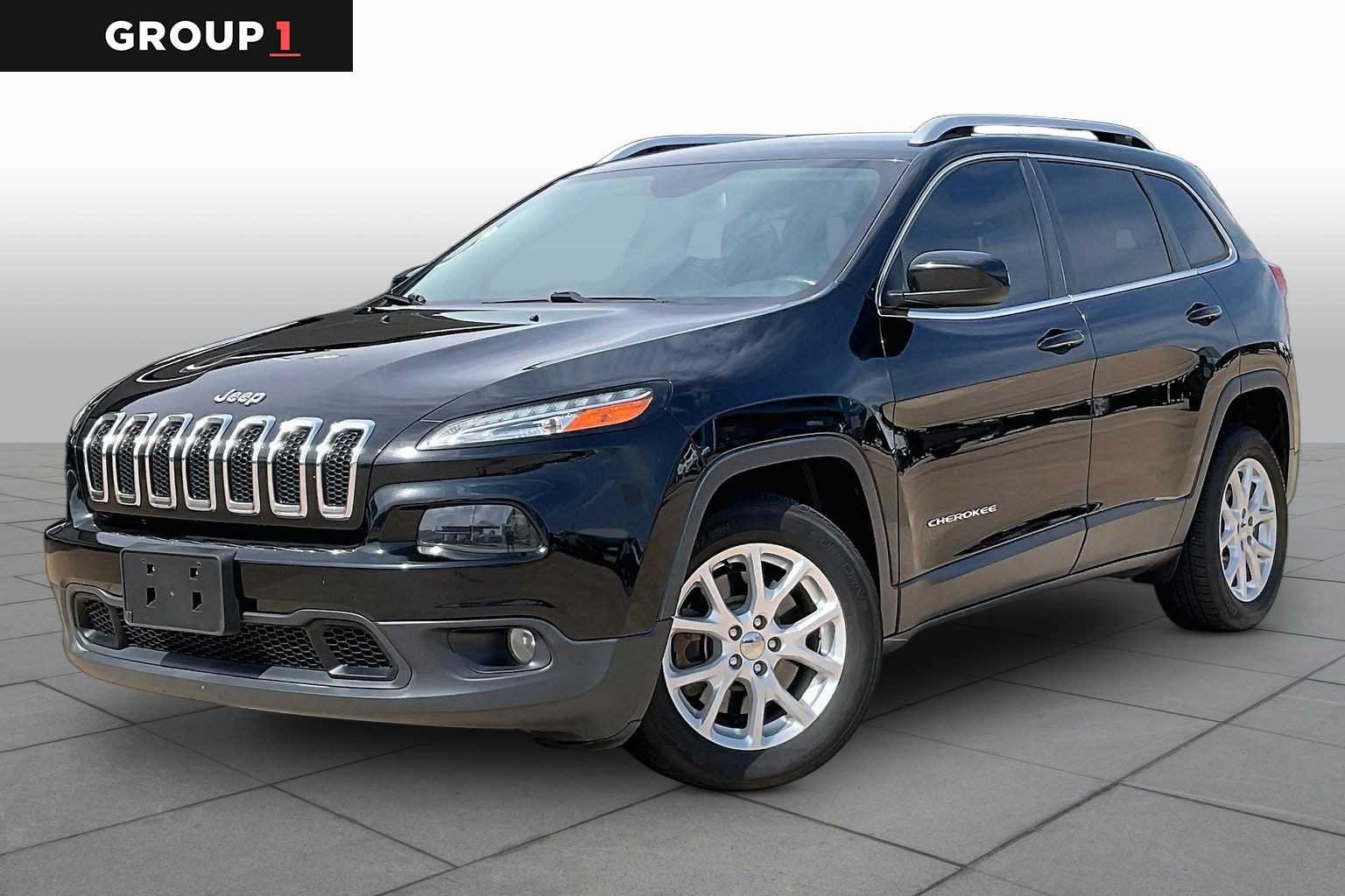 Pre-Owned 2017 Jeep Cherokee Latitude