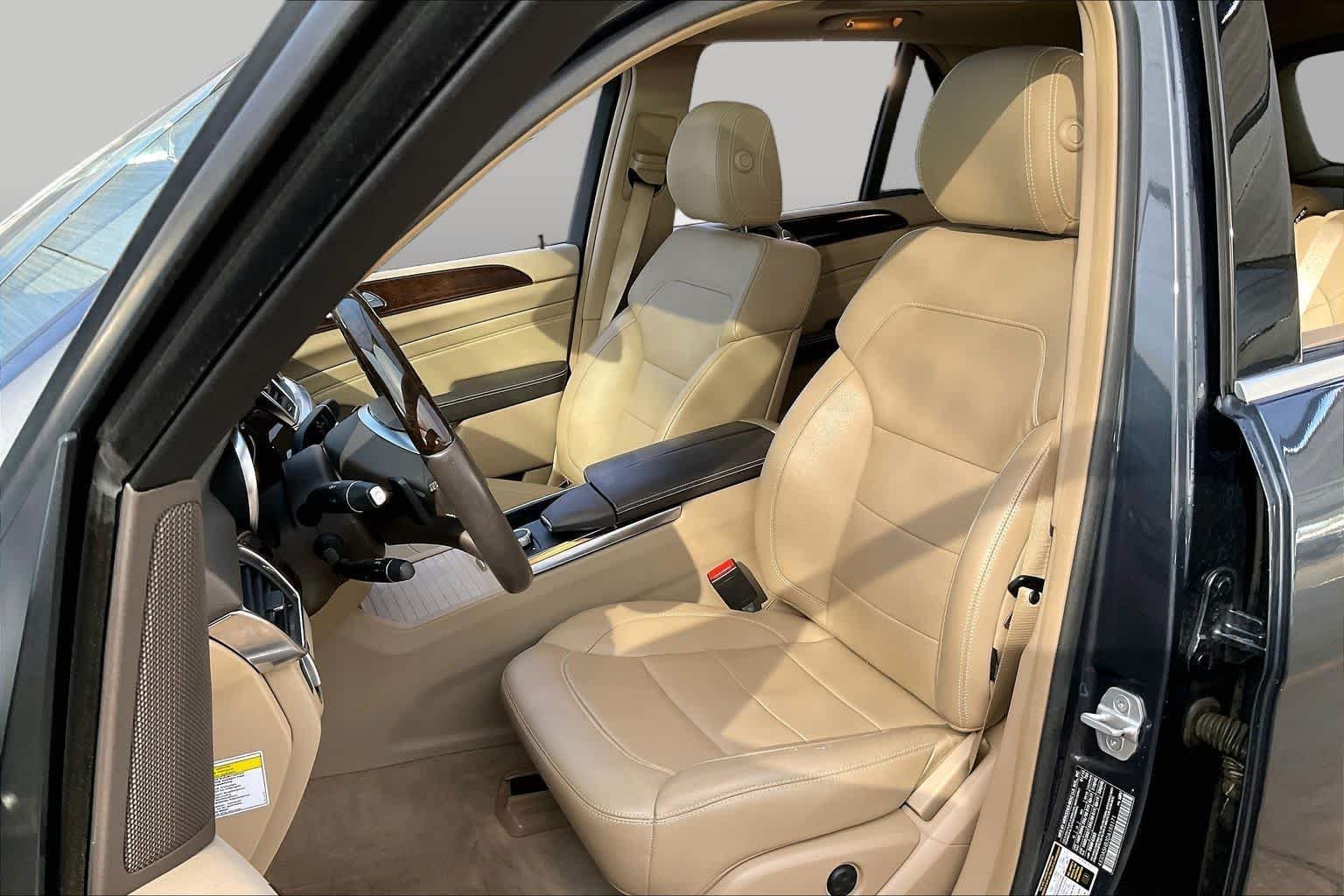 Used 2013 Black Mercedes-Benz ML 350 image 6