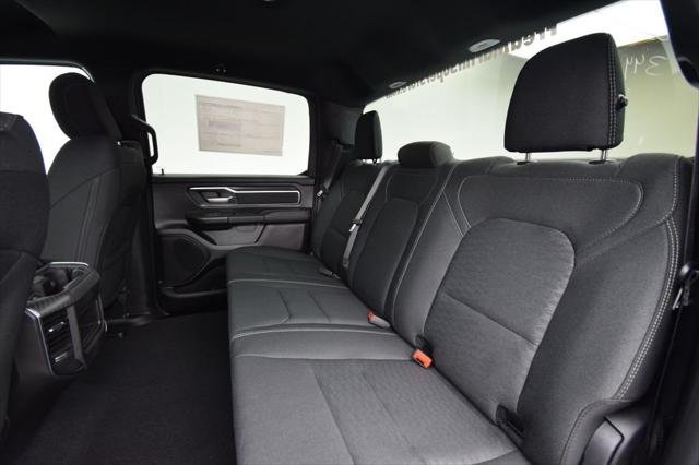 New 2026 Diamond Black Crystal Pearl-Coat Exterior Paint RAM BIG HORN image 34