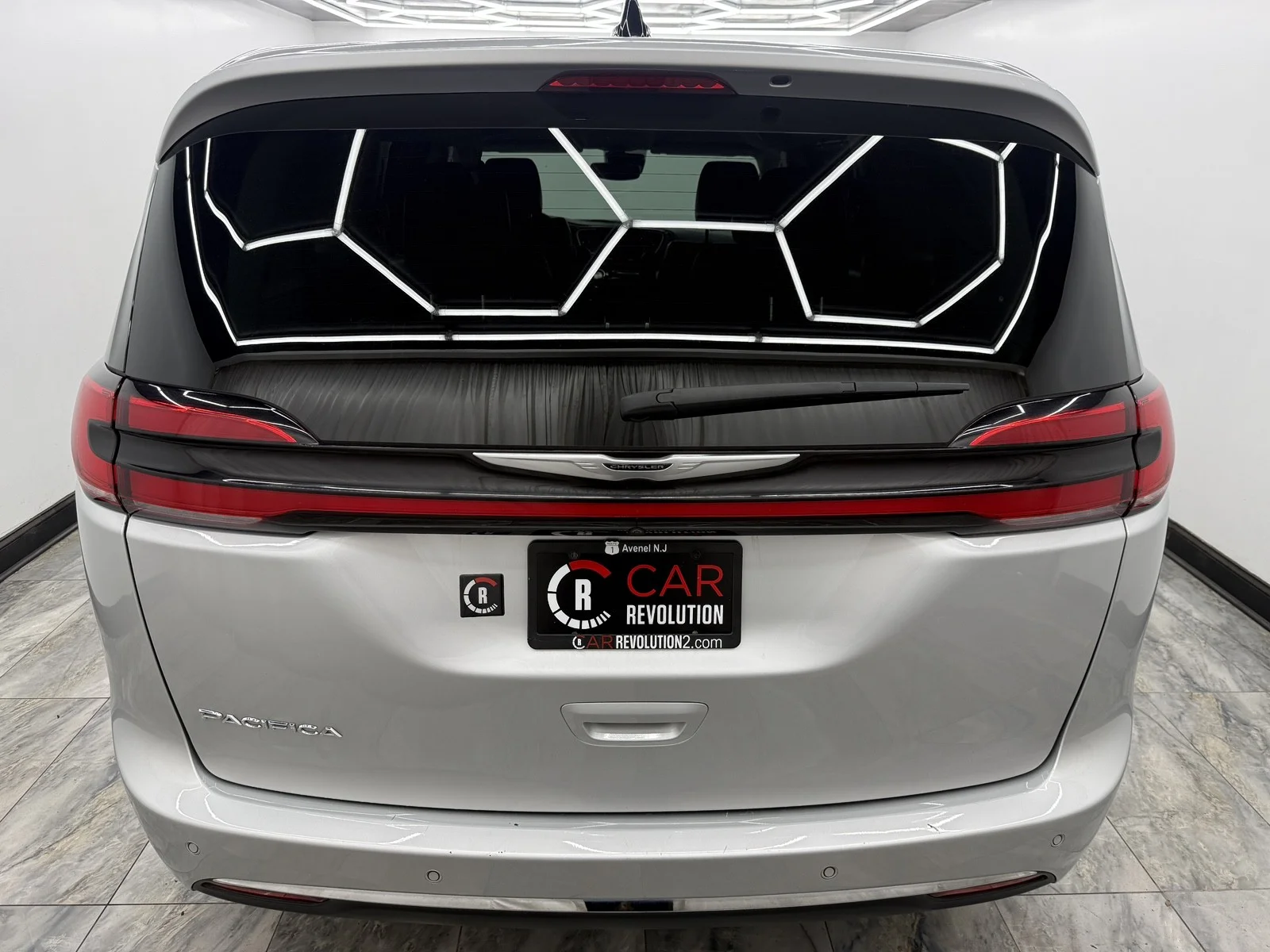 Used 2024 SILVER Chrysler Touring L image 5